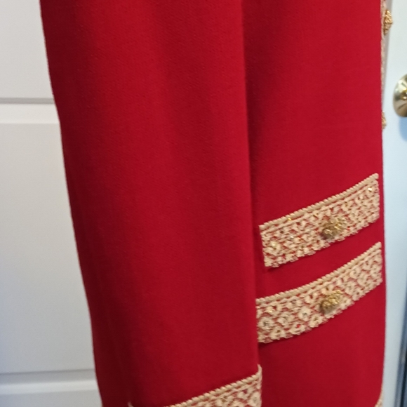 Beautiful St. John Sweater Jacket and full length skirt. Absolutely elegant! - Picture 6 of 8